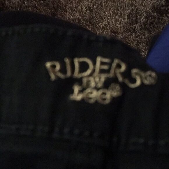 Riders Black size 6 capris embroidered pockets zippered button 5 pockets - Picture 7 of 10